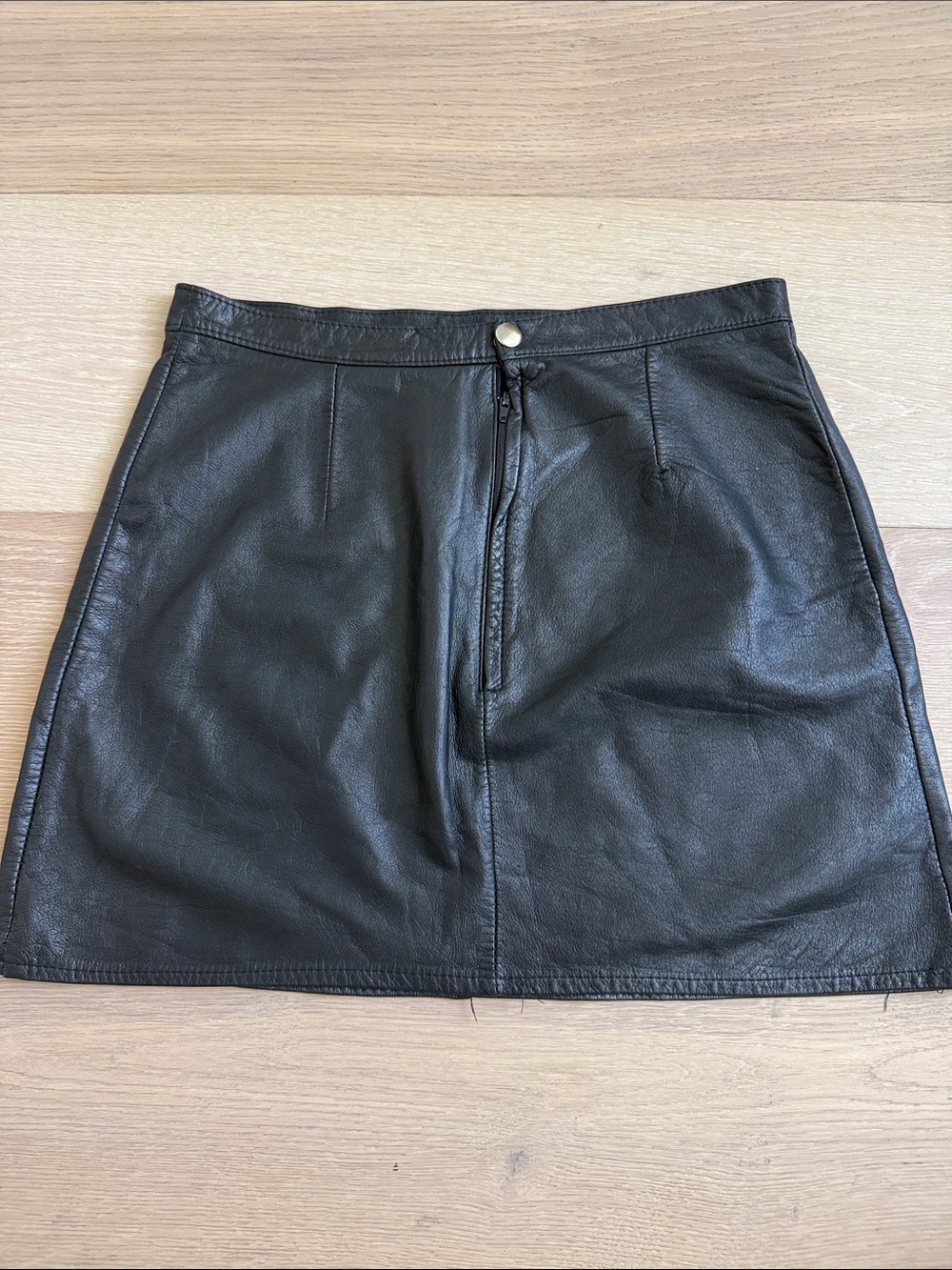 Gorgeous vintage  genuine leather a line mini skirt - Picture 6 of 6